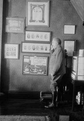 RECORD DATE NOT STATED V. Herbert, between c1915 and c1920. Shows composer and cellist Victor August Herbert (1859-1924) wearing uniform. Herbert was one of the founders of the American Society of Composers, Authors, and Publishers (ASCAP). Copyright:xHeritagexArt HeritagexImagesxBainxNewsxServicex IMAGO, ! ACHTUNG: AUFNAHMEDATUM GESCHÄTZT!  Copyright:HeritagexArt HeritagexImagesxBainxNewsxServicex IMAGO
