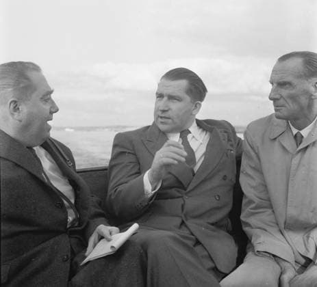 September 1958 Bärgning av Tyska ubaten U853 som hittats utanför Hönö i Göteborgs Norra Skärgard. Baten gick under 1945. *** Local Caption *** GP KAMERAREPORTAGE x2524x *** September 1958 Salvage of German submarine U853 found off Hönö in Gothenburgs Northern Archipelago The boat went under in 1945 Local Caption GP KAMERAREPORTAGE x2524x  Copyright: xKamerareportage TTx