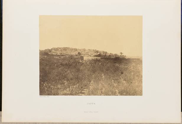 RECORD DATE NOT STATED Jaffa. John Cramb, photographer (Scottish, active 1850s - 1860s) 1860 Elevated view of the city of Jaffa, from a distance. (Recto, mount) lower left, below print, letterpress in black ink: Cramb, Photo. 1860. Lower center, letterpress in black ink: JAFFA. William Collins, Glasgow. (Verso, mount) lower left, handwritten in pencil: IB 51.1 (CRA) Copyright: xpiemagsx piemagsrmnb13020224-3549 !ACHTUNG AUFNAHMEDATUM GESCHÄTZT!