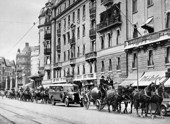 STOCKHOLM 1936-07-13 Postverkets 300-arsjubilÃ um. Processionen pa väg till Skansen. STOCKHOLM SVERIGE x192x *** STOCKHOLM 1936 07 13 300th anniversary of the Swedish Post Office Procession on the way to Skansen STOCKHOLM SWEDEN x192x  Copyright: xDN TTx POSTVERKET 300 AR