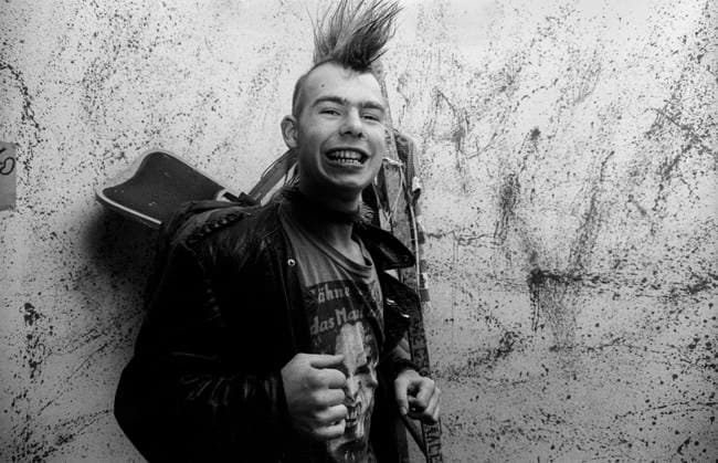 KDW_Club Deutschland, Berlin, 06.09.1991, Punk im KDW, Kneipe, Neue Schönhauser Straße, Â *** KDW Club Germany, Berlin, 06 09 1991, Punk at KDW, pub, Neue Schönhauser Straße, Â