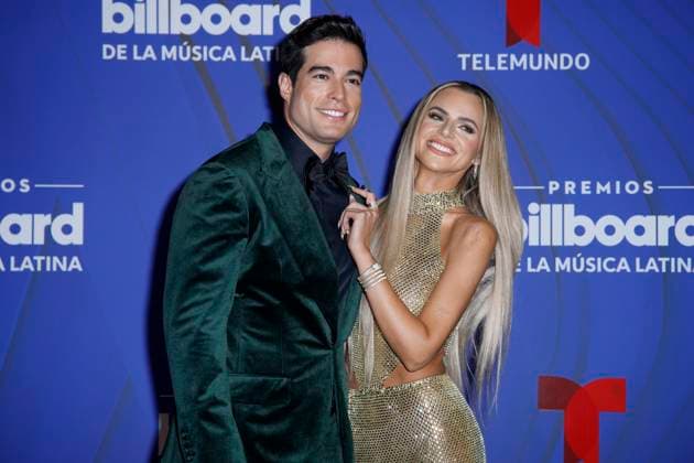 Entertainment Bilder des Tages Danillo Carrera y Isabella Castillo walk the red carpet at the 2024 Latin Billboard Music Awards at the Mediapro Studio in Medley, Florida on Thursday, October 17, 2024.  MIA20241017150 GARYxIxROTHSTEIN