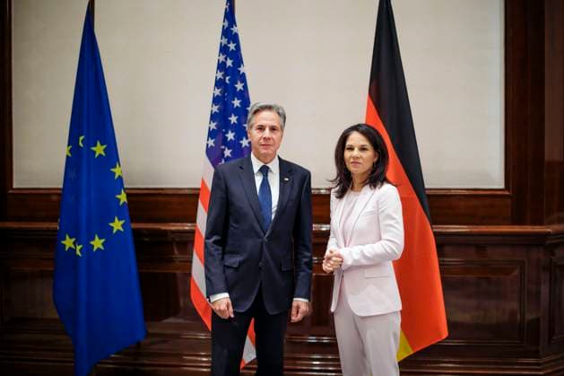 News Themen der Woche KW42 Annalena Baerbock (Buendnis 90 Die Gruenen), Bundesaussenministerin, trifft Antony Blinken, Aussenminister der Vereinigten Staaten von Amerika. Berlin, 18.10.2024. Fotografiert im Auftrag des Auswaertigen Amtes Berlin Deutschland *** Annalena Baerbock Buendnis 90 Die Gruenen , Federal Foreign Minister, meets Antony Blinken, Secretary of State of the United States of America Berlin, 18 10 2024 Photographed on behalf of the Federal Foreign Office Berlin Germany Copyright: xThomasxTrutschel AAx