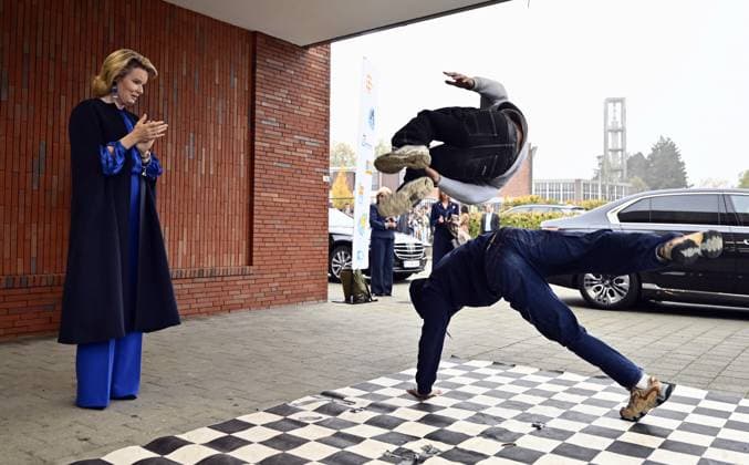 Bilder des Jahres 2024, Entertainment 10 Oktober Entertainment Themen der Woche KW42 Entertainment Bilder des Tages Queen Mathilde of Belgium pictured during a visit to the Prikkelarm Jeugdhuis (Low-stimulus Youth Centre), a meeting place for people with (or without) autism spectrum disorder (ASD), in Hasselt, Friday 18 October 2024. The youth centre is supported by the Queen Mathilde Fund (KMF) in the context of the project call I SEE IDEA I DO.  ERICxLALMAND 102852304
