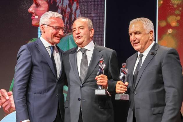 Bilder des Jahres 2024, Entertainment 10 Oktober Entertainment Themen der Woche KW42 17.10.2024, Belvedere 21, KURIER feiert 70 Jahre , Medienpower trifft auf bewegte Geschichte! im Bild: Rainer Pariasek, Johann HANS Krankl, Herbert Prohaska, -Platin ROMY, -a d Bühne, KURIER feiert 70 Jahre *** 17 10 2024, Belvedere 21, KURIER celebrates 70 years , Media power meets eventful history in the picture Rainer Pariasek, Johann HANS Krankl, Herbert Prohaska, Platin ROMY, a d stage, KURIER celebrates 70 years