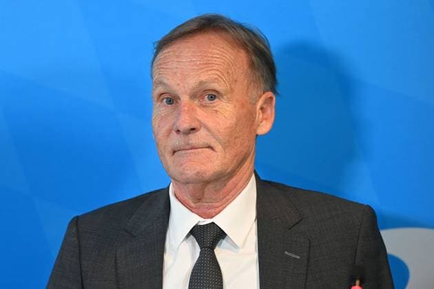 DFL-Aufsichtsratschef Hans-Joachim Watzke, Einzelbild,angeschnittenes Einzelmotiv,Portraet,Portrait,Porträt. Pressekonferenz im Anschluss an das Spitzengespraech zu Gewalt im Fussball: Mitglieder der Sport- und Innenministerkonferenz treffen Vertreter von DFL und DFB am 18.10.2024 in Muenchen.