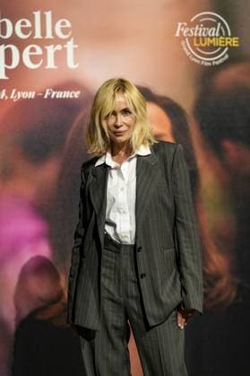 Emmanuelle Béart attends the Lumière Festival 2024 award ceremony in Lyon on 10 18 2024 Photo Sandrine Thesillat Panoramic PEOPLE Price Lumiere Festival Lumiere 2024 Lyon 10 18 2024 SandrineThesillat Panoramic 