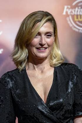 Julie Gayet attends the Lumière Festival 2024 award ceremony in Lyon on 10 18 2024 Photo Sandrine Thesillat Panoramic PEOPLE Price Lumiere Festival Lumiere 2024 Lyon 10 18 2024 SandrineThesillat Panoramic 