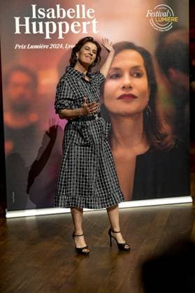 Irène Jacob attends the Lumière Festival 2024 award ceremony in Lyon on 10 18 2024 Photo Sandrine Thesillat Panoramic PEOPLE Price Lumiere Festival Lumiere 2024 Lyon 10 18 2024 SandrineThesillat Panoramic 