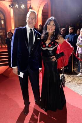 Dunja Rajter mit Ehemann Michael Eichler bei der 35. Verleihung des Hessischen Film- und Kinopreises 2024 in der Alten Oper. Frankfurt am Main, 18.10.2024