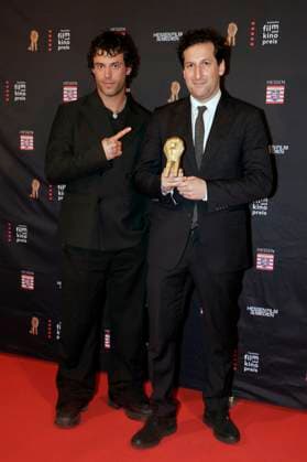Aaron Altaras und David Hadda bei der 35. Verleihung des Hessischen Film- und Kinopreises 2024 in der Alten Oper. Frankfurt am Main, 18.10.2024