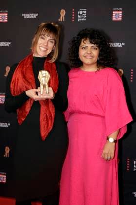 Marja Burchard und Sara Fazilat bei der 35. Verleihung des Hessischen Film- und Kinopreises 2024 in der Alten Oper. Frankfurt am Main, 18.10.2024
