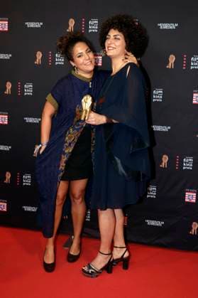 Baharak Abdolifard und Narges Kalhor bei der 35. Verleihung des Hessischen Film- und Kinopreises 2024 in der Alten Oper. Frankfurt am Main, 18.10.2024