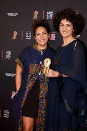 Baharak Abdolifard und Narges Kalhor bei der 35. Verleihung des Hessischen Film- und Kinopreises 2024 in der Alten Oper. Frankfurt am Main, 18.10.2024