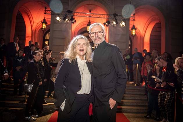 18.10.2024 xesx Frankfurt am Main, Alte Oper Der Hessische Film- und Kinopreis 2024 auf dem roten Teppich die Gewinnerin des Ehrenpreisses des Ministerpräsidenten Schauspielerin und Sängerin Barbara Sukowa