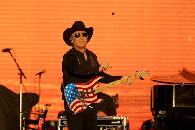 October 18, 2024, Sacramento, Ca, USA: Clint Black throws his pick to audience during the Golden Sky Music Festival at Discovery Park on Friday, Oct. 18, 2024 in Sacramento. Sacramento USA - ZUMAj89_ 20241018_zaf_j89_017 Copyright: xPaulxKitagakixJr.x