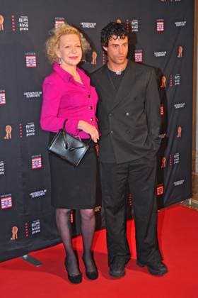 Hessischer Film- und Kinopreis 2024. Aaron Altaras und Sunnyi Melles anläßlich der Verleihung des Hessischen Film- und Kinopreises am 18.10.2024 in der Alten Oper, Frankfurt Main. 20241018MWI010828