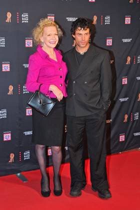 Hessischer Film- und Kinopreis 2024. Aaron Altaras und Sunnyi Melles anläßlich der Verleihung des Hessischen Film- und Kinopreises am 18.10.2024 in der Alten Oper, Frankfurt Main. 20241018MWI010832
