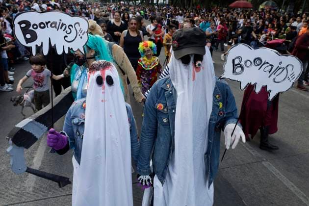 Zombie March In Mexico Dozens of people dressed in costume participate in the Zombie March in Mexico City, Mexico, on October 19, 2024, which starts from the Monument to the Revolution to the Zocalo of the capital on the eve of Halloween and Day of the Dead in Mexico. Mexico City Mexico City Mexico  Copyright: xGerardoxVieyrax originalFilename: vieyra-notitle241019_npIf6.jpg