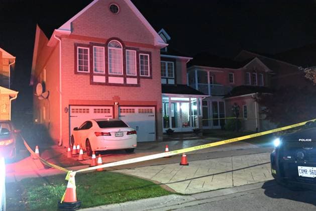 One Adult Victim Killed In Shooting In Markham Canada One adult victim is killed after a shooting in Markham, Canada, on October 19, 2024. York Regional Police respond to an emergency call on Saturday evening at approximately 6:00 p.m. in the area of 14th Avenue and McCowan Road. Upon arrival, authorities locate an adult victim suffering from gunshot wounds outside of a residence. The victim is pronounced dead at the scene. Evidence markers are placed at the crime scene. No further information is immediately released. Markham Canada  Copyright: xKylexMazzax originalFilename: mazza-notitle241020_npZaQ.jpg