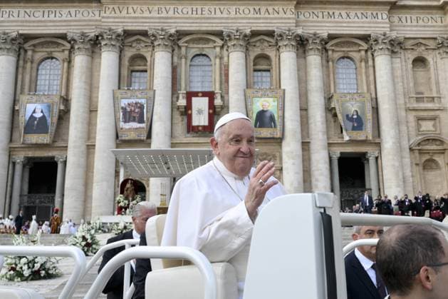 News Themen der Woche KW42 **NO LIBRI** Italy, Rome, Vatican, 2024 10 20. Pope Francis attends the Holy Mass and canonisation of 14 saints and martyrs from Damascus, at the Saint Peter s Square in the Vatican Photograph by VATICAN MEDIA Catholic Press Photo  Copyright: xVATICANxMEDIAx xipa-agency.netx xVATICANxMEDIAx IPA_Agency_IPA50773520