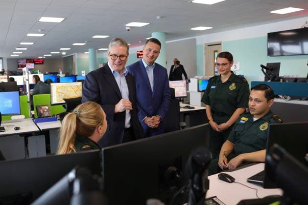 Prime Minister Keir Starmer NHS 10 Year Plan Consultation 21 10 2024. London, United Kingdom. Prime Minister Keir Starmer and Secretary of Health and Social Care, Wes Streeting launch the NHS 10 Year Plan Consultation at the London Ambulance Service Dockside Centre., Credit:Simon Dawson Avalon United Kingdom, Greater London, London  Copyright: xSimonxDawsonx xAvalonx 0924404173