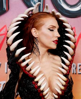 Bilder des Jahres 2024, Entertainment 10 Oktober Entertainment Themen der Woche KW43 Entertainment Bilder des Tages Grace McClung arrives on the red carpet at the Venom: The Last Dance New York Premiere at Regal Times Square on Monday, October 21, 2024 in New York City.  NYP20241021232 JOHNxANGELILLO