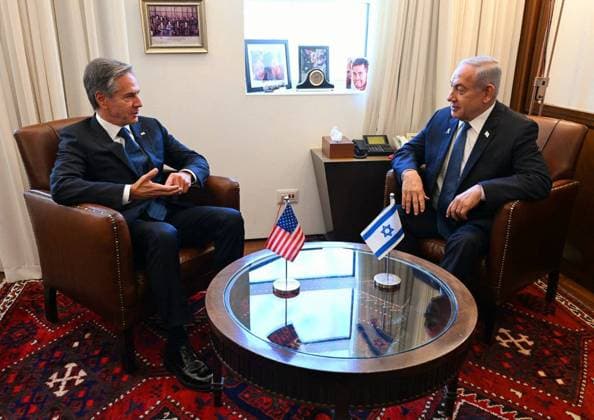 News Bilder des Tages October 22, 2024, Jerusalem, Israel: U.S. Secretary of State ANTONY BLINKEN meets Israeli Prime Minister BENJAMIN NETANYAHU in an attempt to revive peace talks on an elusive ceasefire. Blinken is on his 11th visit to Israel since October 2023. Jerusalem Israel - ZUMAi99_ 20241022_zip_i99_001 Copyright: xHaimxZach IsraelxGpox