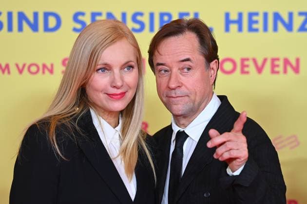 Bilder des Jahres 2024, Entertainment 10 Oktober Entertainment Themen der Woche KW43 v.re:Jan Josef LIEFERS (Schauspieler), Nadja UHL (Schauspielerin). Welt Premiere ALTER WEISSER MANN am 22.10.2024 im Mathaeser Kino in Muenchen. *** v re Jan Josef LIEFERS actor , Nadja UHL actress World Premiere ALTER WEISSER MANN on 22 10 2024 at the Mathaeser Kino in Munich