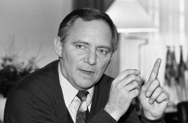 Deutschland, Bonn 10.03.1994 Archiv.: 47-64-23 Fuer Ihr Archiv! Foto: Wolfgang Schaeuble, CDU-Fraktionsvorsitzender im Deutschen Bundestag Fuer Ihr Archiv! *** Germany, Bonn 10 03 1994 Archive 47 64 23 For your archive Photo Wolfgang Schaeuble, CDU parliamentary group leader in the German Bundestag For your archive
