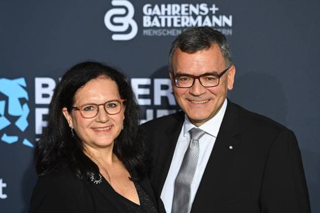 Florian HERRMANN (CSU,Leiter der Staatskanzlei) Ehefrau Renate. Roter Teppich,Blauer Panther TV und Streaming Award 2024 am 23.10.2024 in der BMW Welt Muenchen.