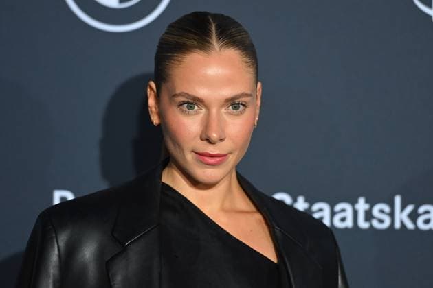 Cheyenne PAHDE (Schauspielerin), Einzelbild,angeschnittenes Einzelmotiv,Portraet,Portrait,Porträt. Roter Teppich,Blauer Panther TV und Streaming Award 2024 am 23.10.2024 in der BMW Welt Muenchen.