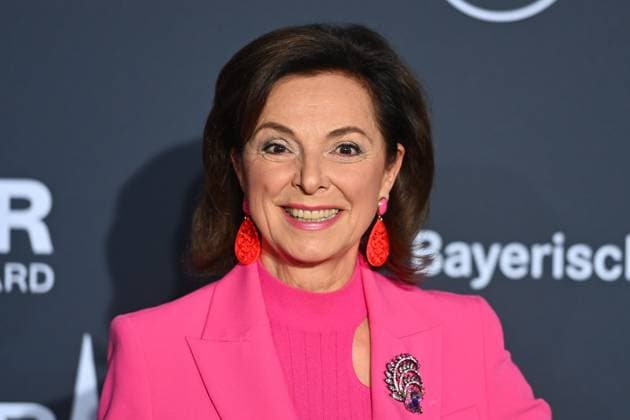 Uschi Daemmrich von Luttitz (Moderatorin), Einzelbild,angeschnittenes Einzelmotiv,Portraet,Portrait,Porträt. Roter Teppich,Blauer Panther TV und Streaming Award 2024 am 23.10.2024 in der BMW Welt Muenchen.