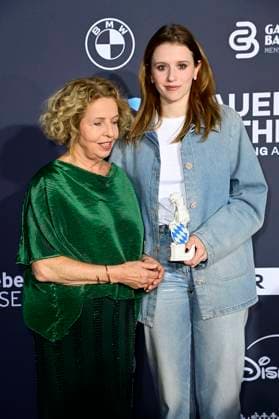 Michaela May und Katharina Stark bei der Verleihung vom Blauer Panther - TV & Streaming Award 2024 in der BMW Welt. München, 23.10.2024