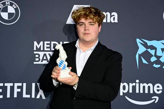 Lorenzo Germeno bei der Verleihung vom Blauer Panther - TV & Streaming Award 2024 in der BMW Welt. München, 23.10.2024
