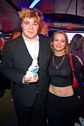 Lorenzo Germeno mit Begleitung bei der Verleihung vom Blauer Panther - TV & Streaming Award 2024 in der BMW Welt. München, 23.10.2024