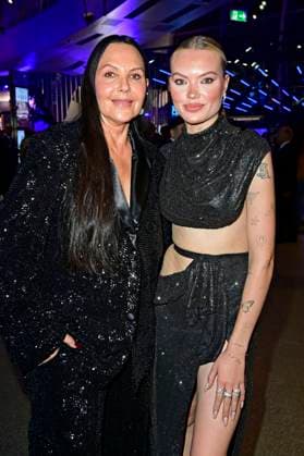 Natascha Ochsenknecht und Cheyenne Savannah Ochsenknecht bei der Verleihung vom Blauer Panther - TV & Streaming Award 2024 in der BMW Welt. München, 23.10.2024