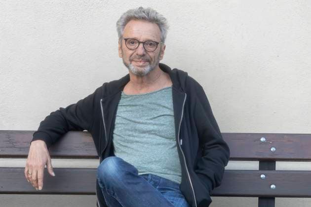 Sänger Purple Schulz - eigentlich Rüdiger Schulz (Jahrgang 1956) - privat vor seinem Konzert anläßlich der Rocknächte 2024 in der Kulturscheune Gröditz Sachsen. Exklusiv- *** Singer Purple Schulz actually Rüdiger Schulz born 1956 privately before his concert on the occasion of the Rocknächte 2024 in the Kulturscheune Gröditz Sachsen Exklusiv