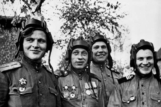 Great Patriotic War, 1941-1945 8780995 15.04.1945 Great Patriotic War, 1941-1945. The Konigsberg Offensive Operation (April 6 9, 1945). Tankers - Guardsmen of the 11th Guards Army of the 3rd Belorussian Front, heroes of the Battle of Konigsberg. S. Kosyrev Kaliningrad Russia  Copyright: xS.xKosyrevx