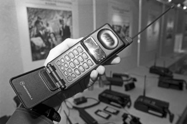 Exhibition of Motorola, America 8785006 14.10.1992 Exhibition of Motorola, American company (abolished in 2011) on the Russian market. A Motorola radio phone. Sergey Subbotin Moscow Russia  Copyright: xSergeyxSubbotinx