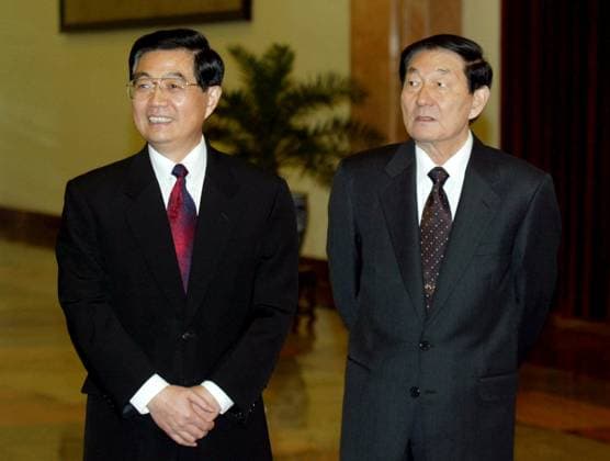 China Jiang Zhu Rongji Hu Jintao Chinese Vice-President Hu Jintao (L) and Premier Zhu Rongji (R) attend a farewell ceremony in Beijing for President Jiang Zemin before his departure to the United States. 22 October 2002 ***NOT FOR ADVERTISING USE*** BEIJING CHINA EDITORIAL USE ONLY  Copyright: xx 1ee28f6a17a74d47a276fece1ee52c20 MarkxRalstonx scmpphotostwo020292