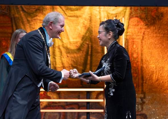 STOCKHOLM, SWEDEN 20241025 Xiaodong Zoo, Professor of Structural Chemistry, receives the 2024 Gold Medal at the Academy of Engineering Sciences IVA ceremony at Stockholm City Hall on Friday STOCKHOLM SWEDEN x10040x  Copyright: xAndersxWiklund TTx IVAS HÖGTIDSSAMMANKOMST 2024 Ek-YtG_CH2Y