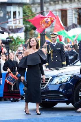 Princesa de Asturias Awards 2024 - Arrival to Ceremony Queen Letizia of Spain arrival at Campoamor Theatre for the Ceremony during Princess of Asturias Awards 2024 on October 25, 2024 in Oviedo, Spain Photo by IMAGO MPG Oviedo Campoamor Theatre Asturias Spain  Copyright: xMPGx