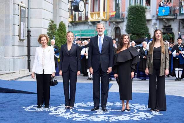 Princesa de Asturias Awards 2024 - Arrival to Ceremony King Felipe VI of Spain, Queen Letizia of Spain, Crown Princess Leonor, Princess Sofia, The former Queen Sofia arrival at Campoamor Theatre for the Ceremony during Princess of Asturias Awards 2024 on October 25, 2024 in Oviedo, Spain Photo by IMAGO MPG Oviedo Campoamor Theatre Asturias Spain  Copyright: xMPGx