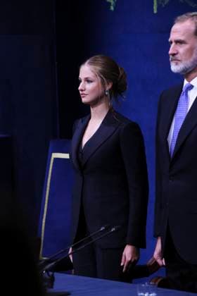 Princesa de Asturias Awards 2024 - Ceremony Gala Crown Princess Leonor attends Ceremony Gala during Princess of Asturias Awards 2024 at Campoamor Theatre on October 25, 2024 in Oviedo, Spain Photo by IMAGO MPG Oviedo Campoamor Theatre Asturias Spain  Copyright: xMPGx