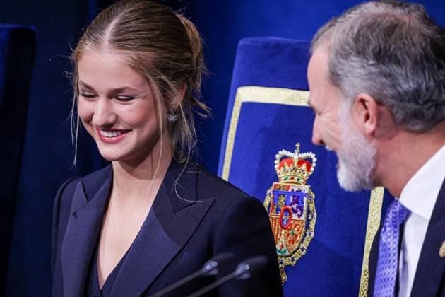 Princess Of Asturias Awards 2024 Ceremony - Oviedo Queen Letizia of Spain, King Felipe of Spain. Princess Leonor, Princess Sofia attend the Princess of Asturias awards gala 2024 at the Campoamor theater on the 25th of October of 2024 in Oviedo, Spain by Archie Andrews ABACAPRESS.COM Oviedo Spain  Copyright: xAndrewsxArchie ABACAx
