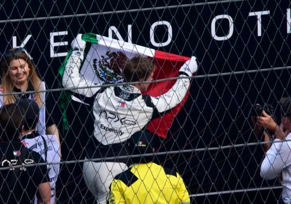 October 26, 2024, Mexico City, Mexico City, Mexico: The actor BRAD PITT surprised the public at the AutoÂ³dromo Hermanos RodroÂ­guez, during the qualification stage of the 2024 Mexican Grand Prix, where he began filming a movie Mexico City Mexico - ZUMAn296 20241026_zip_n296_023 Copyright: xJorgexNunezx