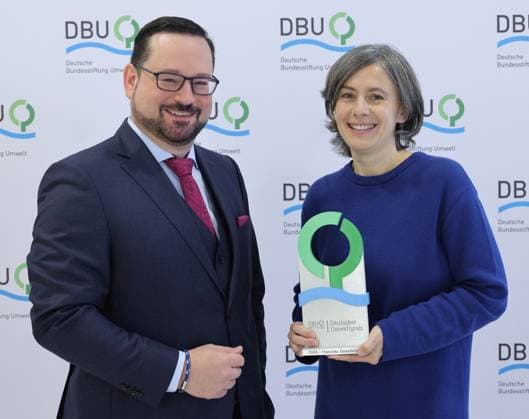 News Bilder des Tages Umweltpreis und Bundespraesident 27.10.2024, Germany, Rheinland-Pfalz, Der Umweltpreis der Deutschen Bundesstiftung Umwelt wird in der Rheingoldhalle in Mainz vergeben. hier Ministerpraesident Alexander Schweizer, Mainz Rheinland Pfalz Germany