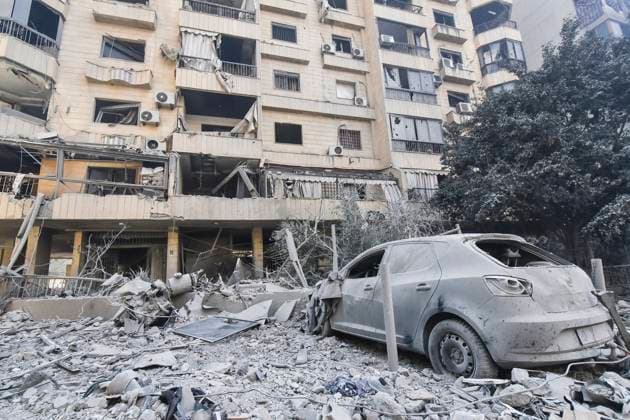 Israeli Airstrike In Beirut, Lebanon Damage occurs at the site of overnight Israeli airstrikes that target Beirut s southern suburb of Hadath in Beirut, Lebanon, on October 27, 2024, amid the ongoing war between Israel and Hezbollah. beirut Lebanon  Copyright: xFadelxItanix originalFilename: itani-notitle241027_npGID.jpg