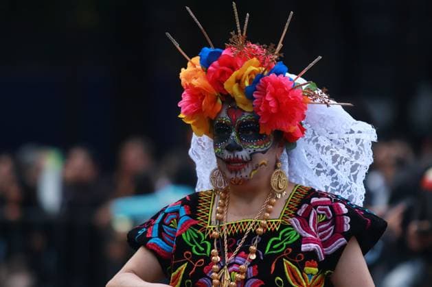 News Themen der Woche KW43 News Bilder des Tages People dressed up as catrinas and made up as skulls taking part during the Mega Parade of Catrinas 2024, on the occasion of Day of the Dead celebrations at Reforma avenue. on October 27, 2024 in Mexico City, Mexico. Mexico City Mexico - ZUMAe321 20241027_zia_e321_028 Copyright: xCarlosxSantiagox